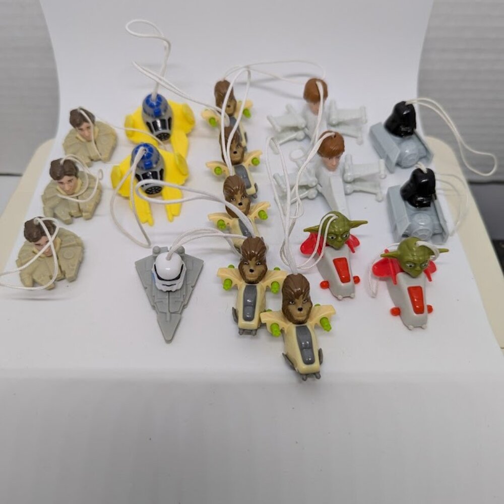 Star Wars Set of 17 Kinder Joy surprise egg toys 2016 ornaments